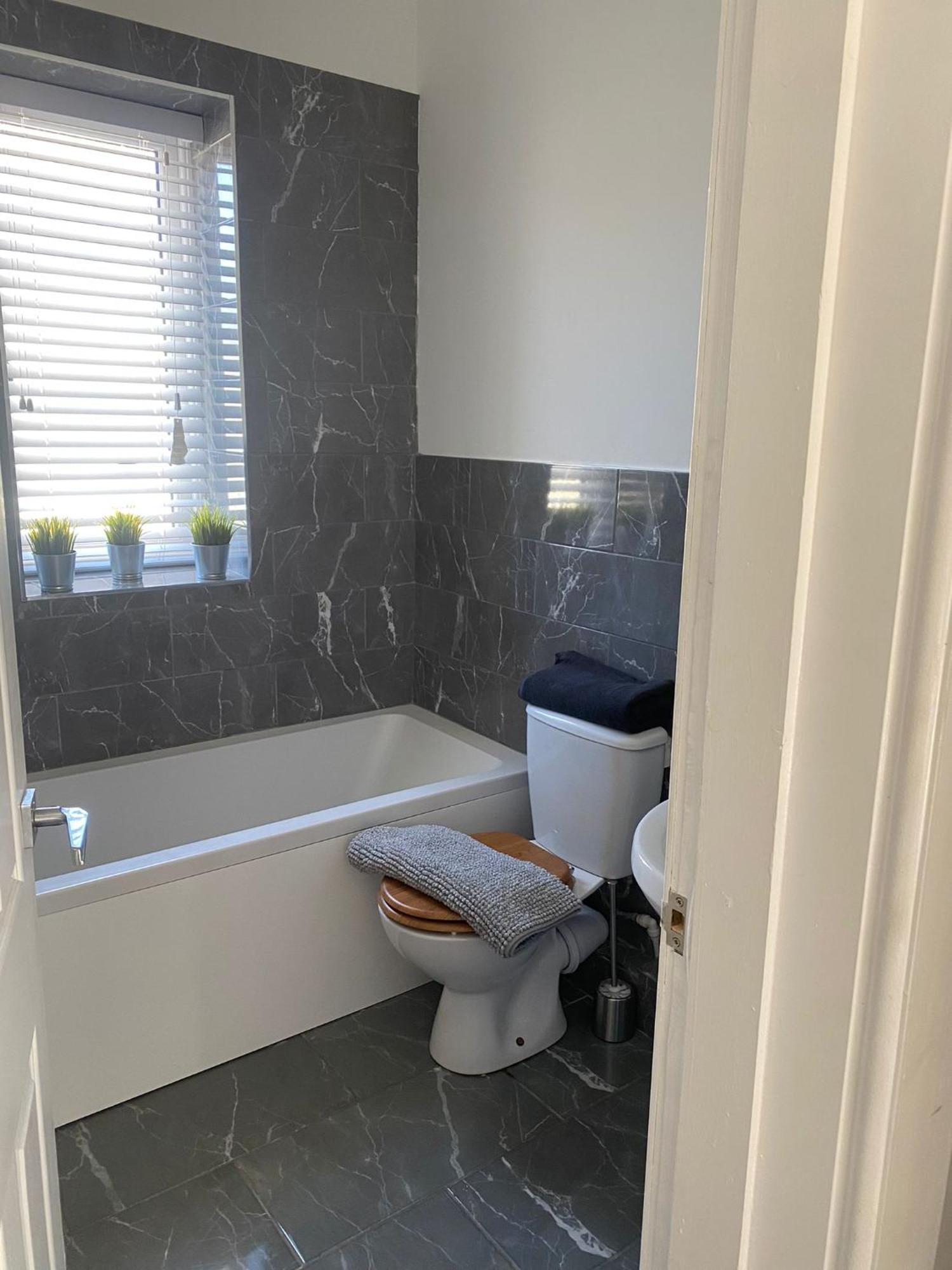 Spacious 2 Bedroom Apartment Liverpool Exterior photo